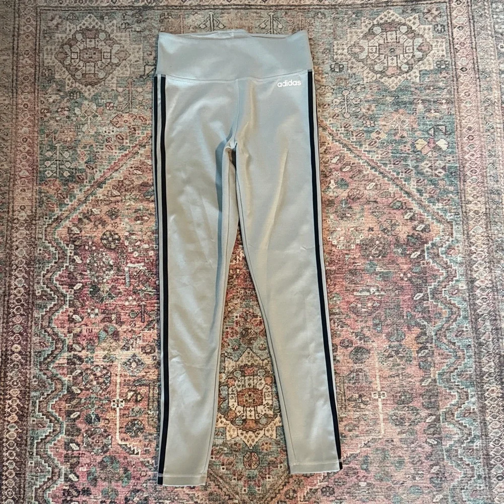 NWOT Adidas Designed to Move 3 Stripe Full length Leggings in Grey and Black M - Picture 3 of 5